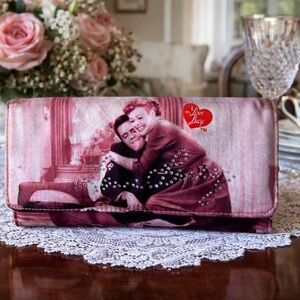 I LOVE LUCY PINK VINTAGE WALLET